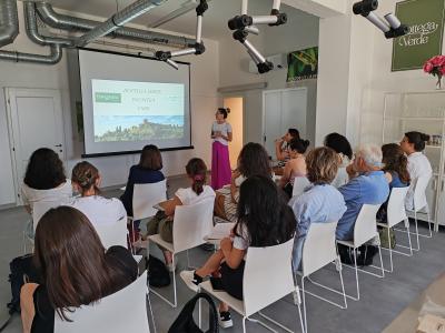 Gli studenti del master in Fitoterapia in visita all'azienda Bottega Verde