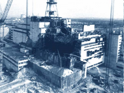 La centrale di Chernobyl dopo l'incidente del 1986 La centrale di Chernobyl dopo l'incidente del 1986